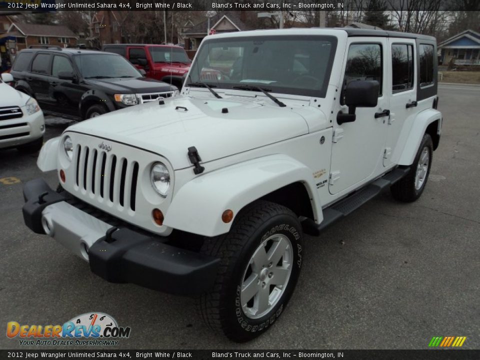 2012 Jeep Wrangler Unlimited Sahara 4x4 Bright White / Black Photo #1