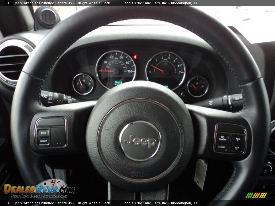 2012 Jeep Wrangler Unlimited Sahara 4x4 Bright White / Black Photo #5