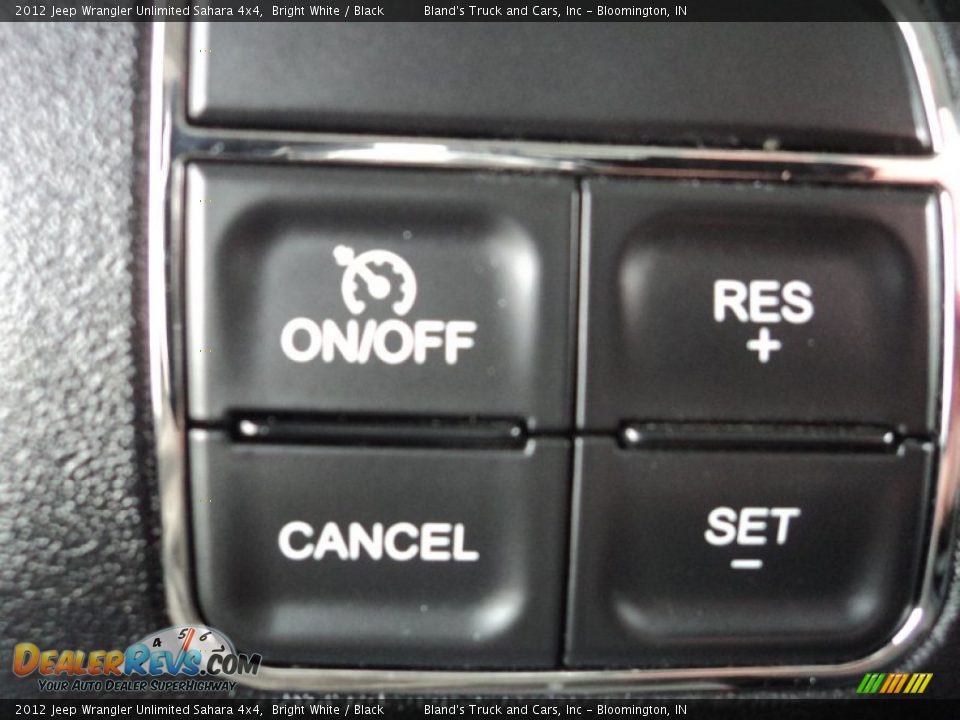 2012 Jeep Wrangler Unlimited Sahara 4x4 Bright White / Black Photo #16