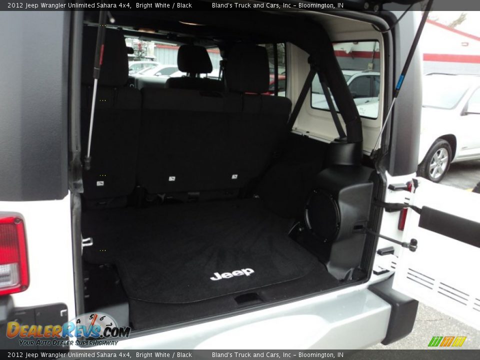 2012 Jeep Wrangler Unlimited Sahara 4x4 Bright White / Black Photo #20