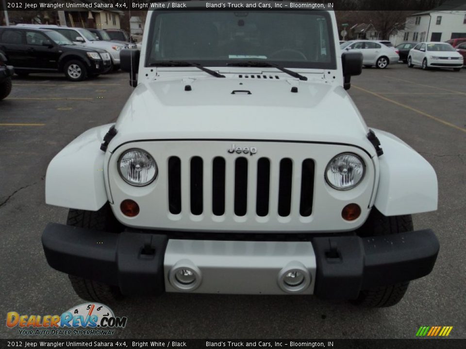 2012 Jeep Wrangler Unlimited Sahara 4x4 Bright White / Black Photo #22