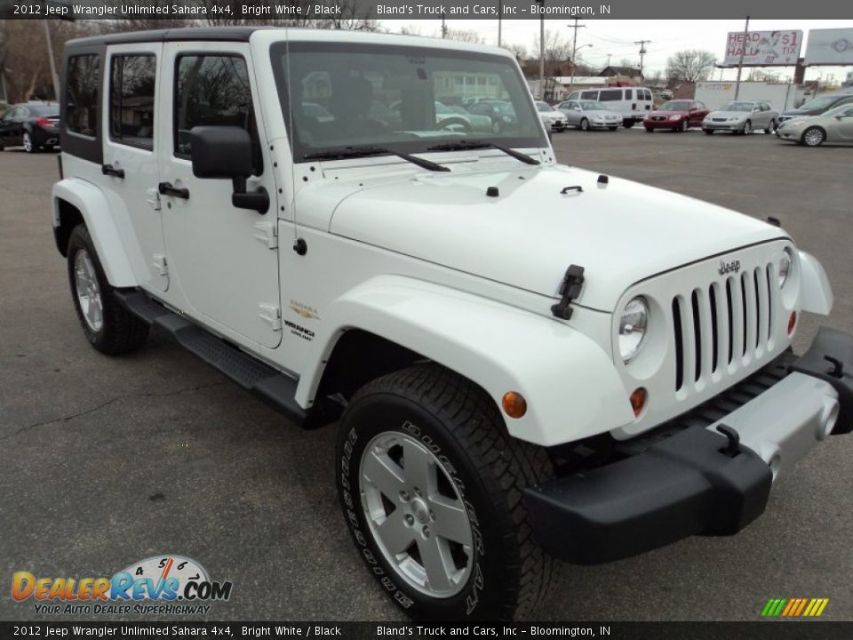 2012 Jeep Wrangler Unlimited Sahara 4x4 Bright White / Black Photo #23