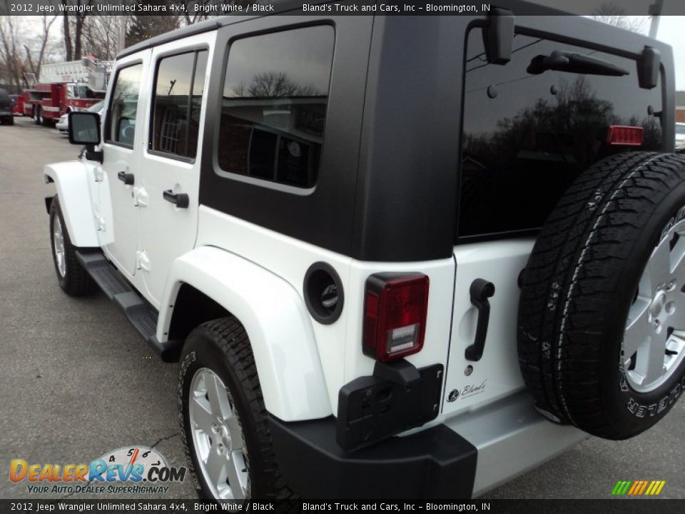 2012 Jeep Wrangler Unlimited Sahara 4x4 Bright White / Black Photo #25