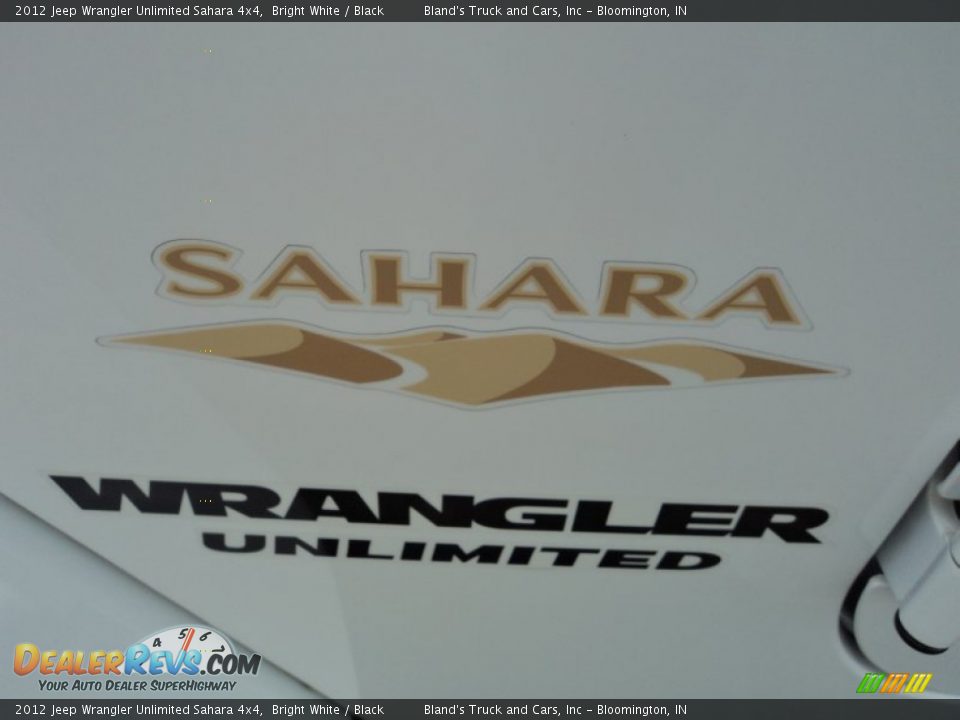 2012 Jeep Wrangler Unlimited Sahara 4x4 Bright White / Black Photo #29