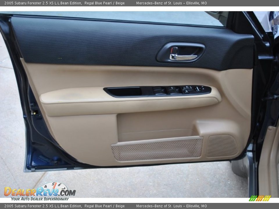 2005 Subaru Forester 2.5 XS L.L.Bean Edition Regal Blue Pearl / Beige Photo #13