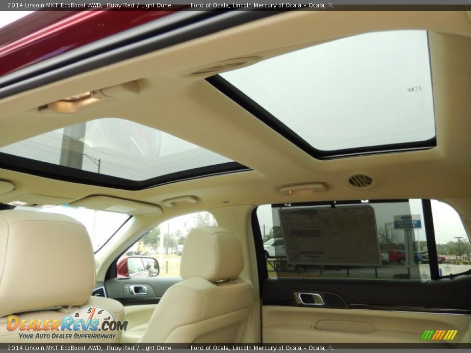 Sunroof of 2014 Lincoln MKT EcoBoost AWD Photo #9