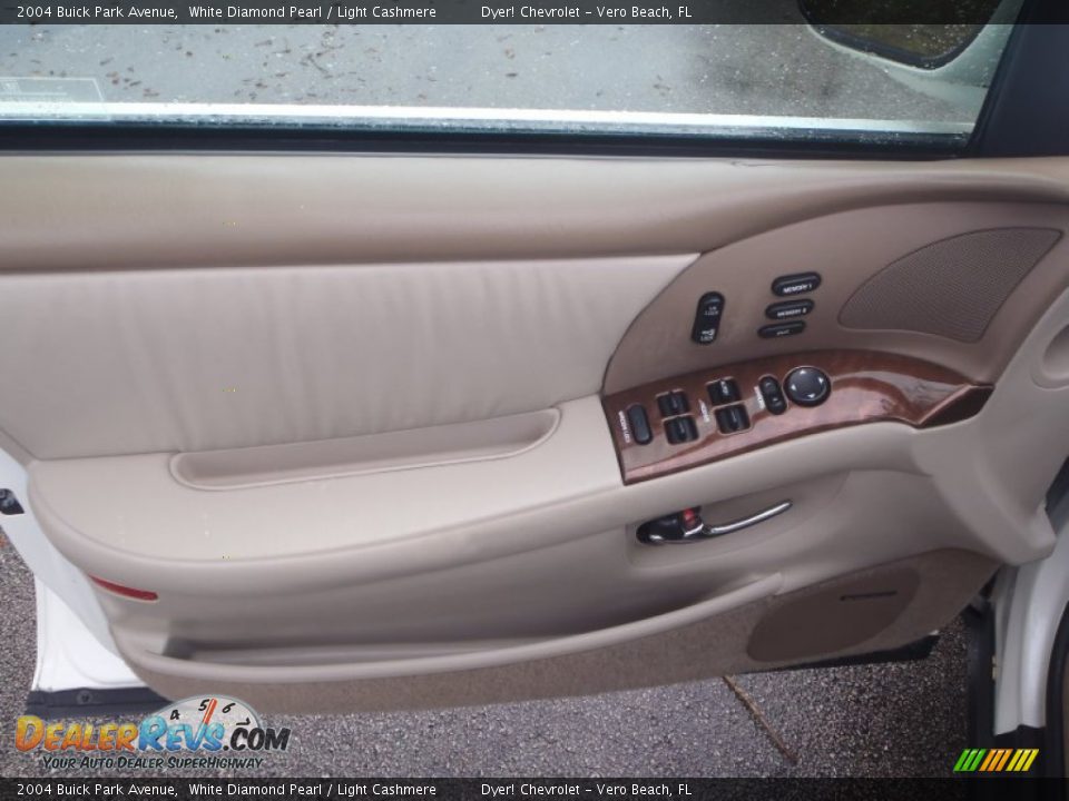 Door Panel of 2004 Buick Park Avenue  Photo #10