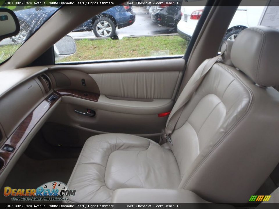 2004 Buick Park Avenue White Diamond Pearl / Light Cashmere Photo #18