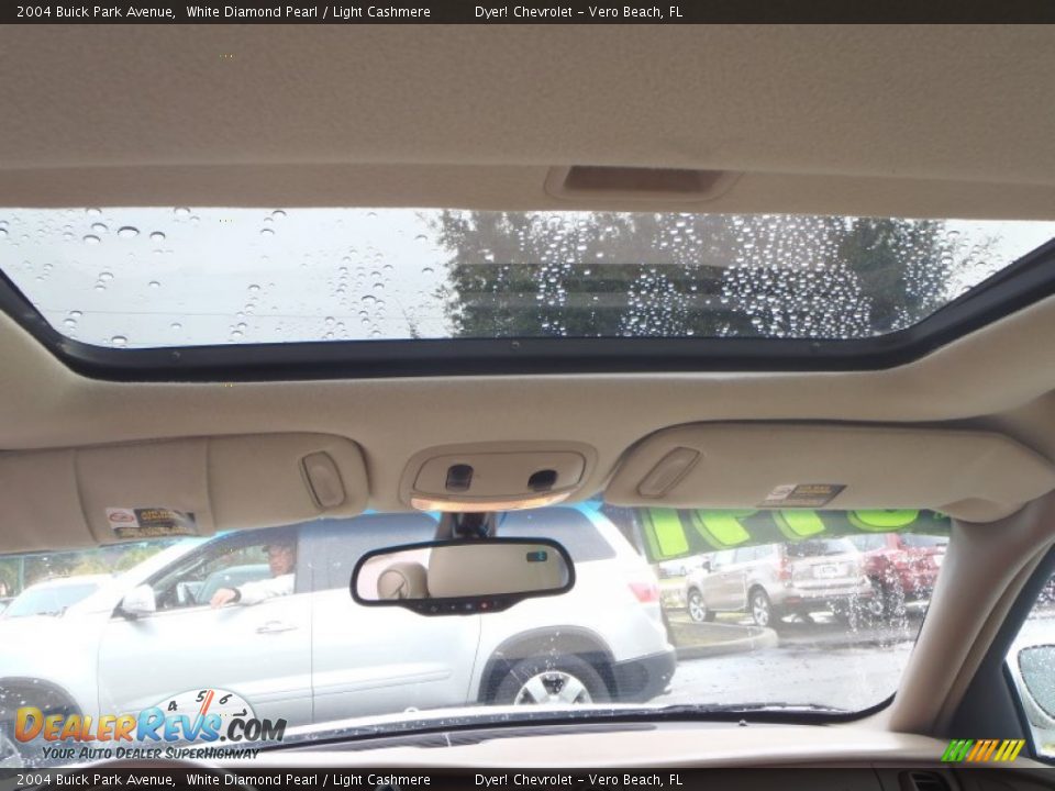 2004 Buick Park Avenue White Diamond Pearl / Light Cashmere Photo #22