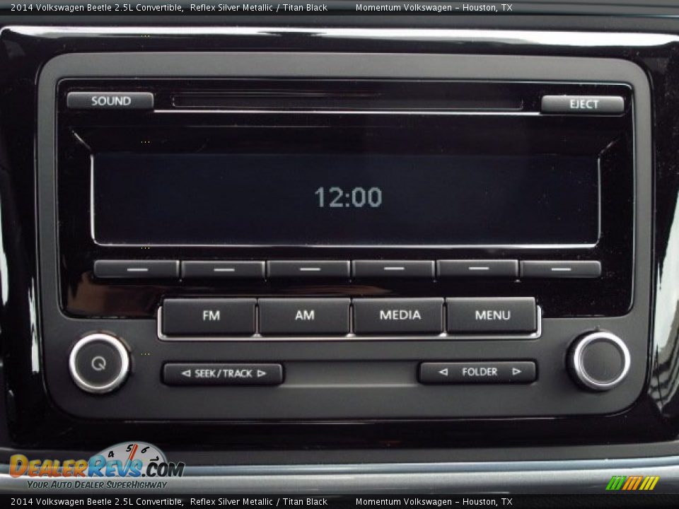 2014 Volkswagen Beetle 2.5L Convertible Reflex Silver Metallic / Titan Black Photo #21
