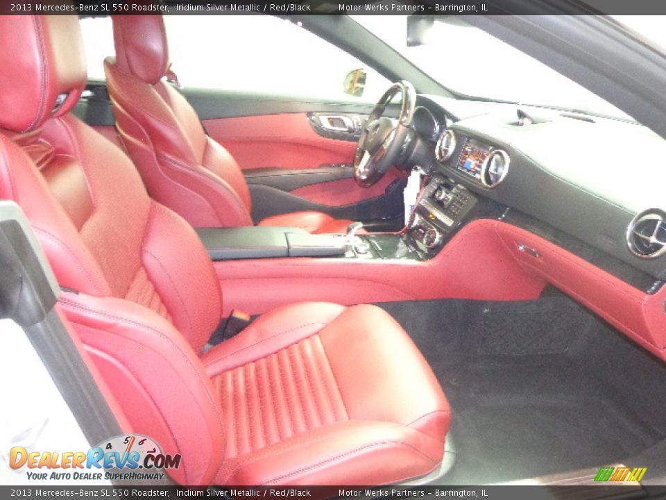 2013 Mercedes-Benz SL 550 Roadster Iridium Silver Metallic / Red/Black Photo #32