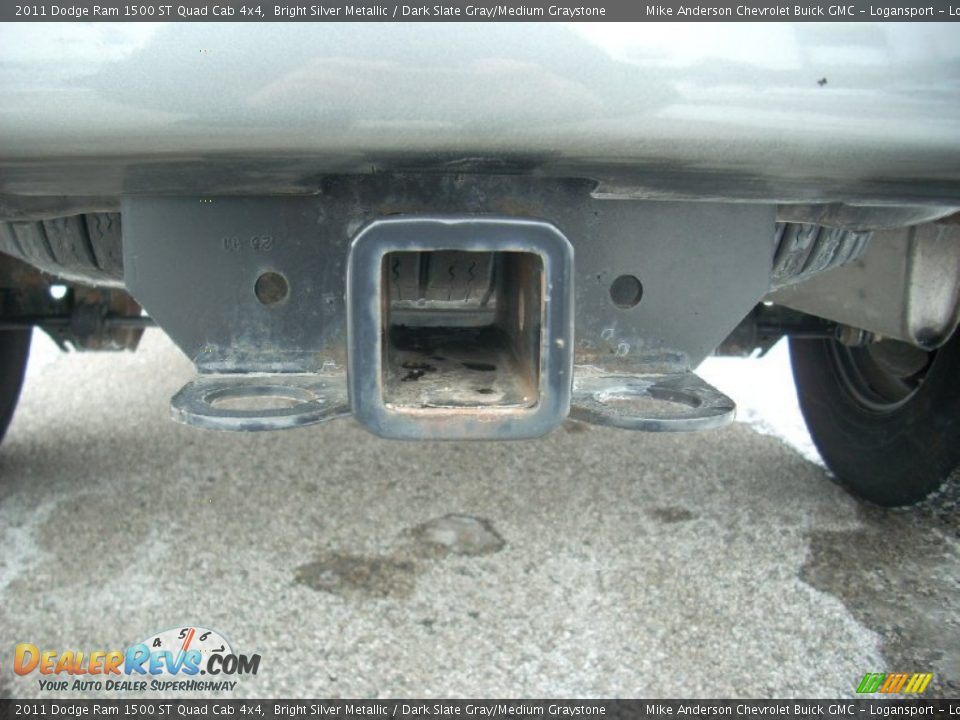 2011 Dodge Ram 1500 ST Quad Cab 4x4 Bright Silver Metallic / Dark Slate Gray/Medium Graystone Photo #5
