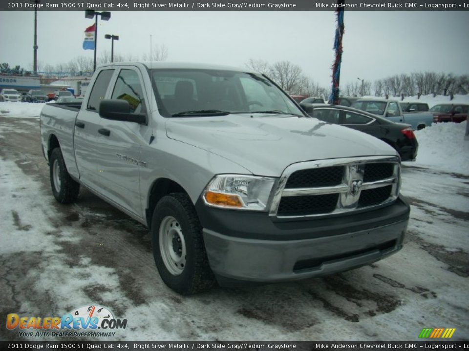 2011 Dodge Ram 1500 ST Quad Cab 4x4 Bright Silver Metallic / Dark Slate Gray/Medium Graystone Photo #8