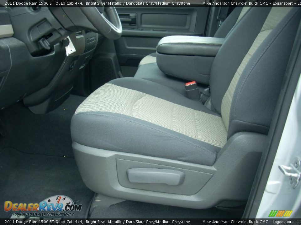 2011 Dodge Ram 1500 ST Quad Cab 4x4 Bright Silver Metallic / Dark Slate Gray/Medium Graystone Photo #11