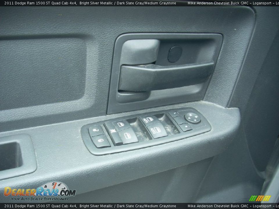 2011 Dodge Ram 1500 ST Quad Cab 4x4 Bright Silver Metallic / Dark Slate Gray/Medium Graystone Photo #12