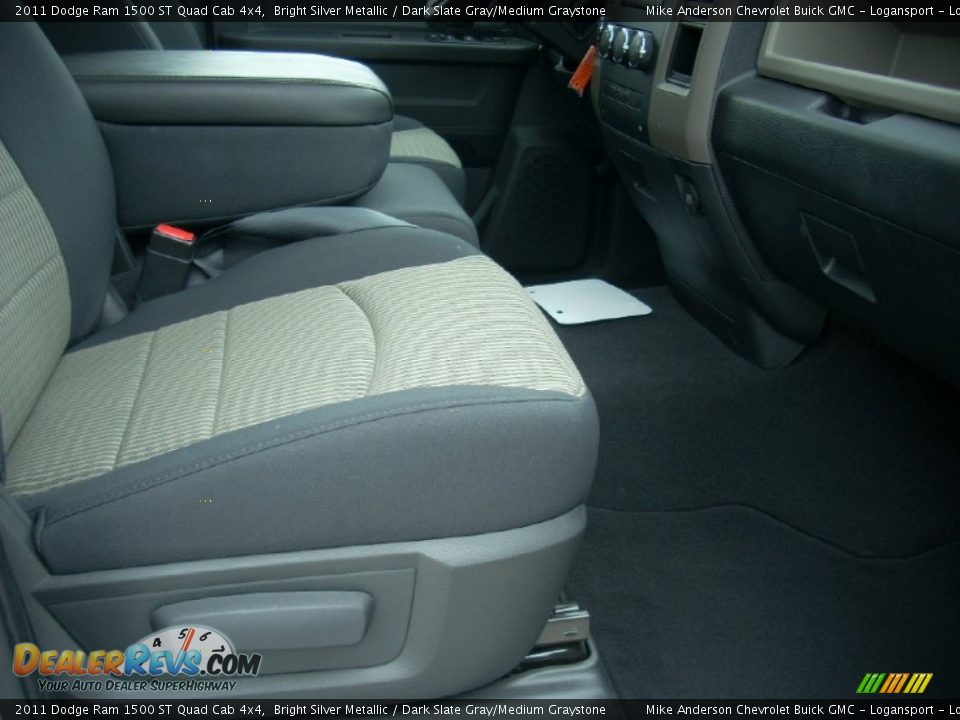 2011 Dodge Ram 1500 ST Quad Cab 4x4 Bright Silver Metallic / Dark Slate Gray/Medium Graystone Photo #20