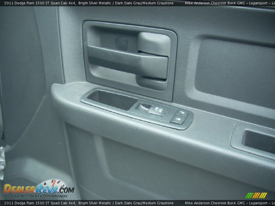 2011 Dodge Ram 1500 ST Quad Cab 4x4 Bright Silver Metallic / Dark Slate Gray/Medium Graystone Photo #21