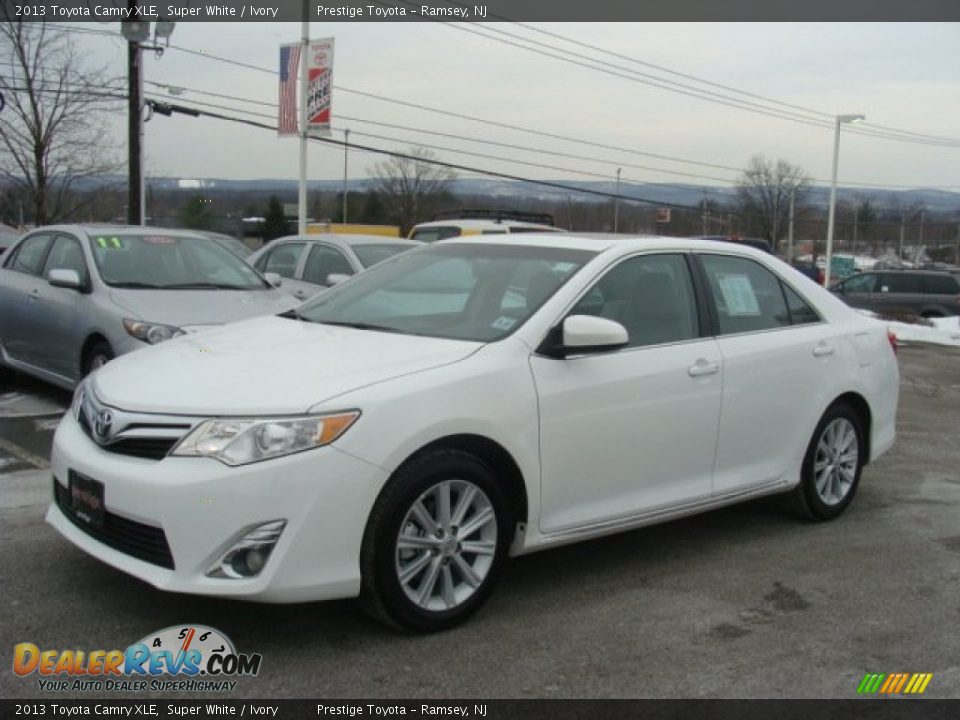 2013 Toyota Camry XLE Super White / Ivory Photo #3