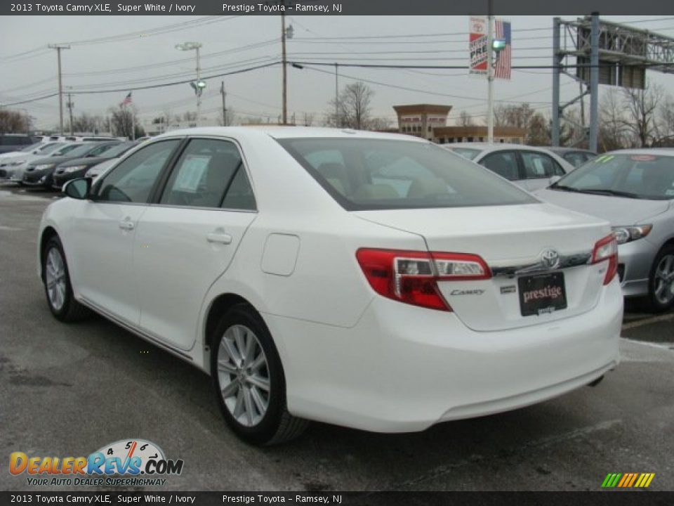2013 Toyota Camry XLE Super White / Ivory Photo #4