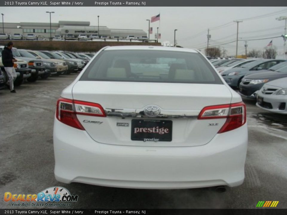 2013 Toyota Camry XLE Super White / Ivory Photo #5