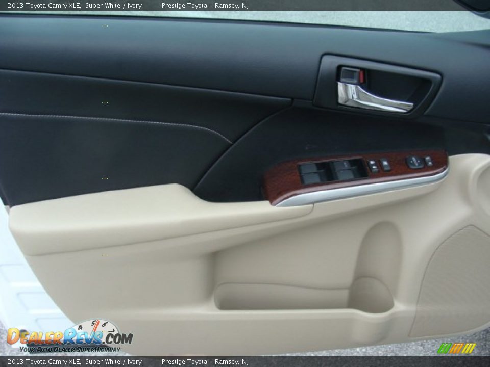 2013 Toyota Camry XLE Super White / Ivory Photo #6