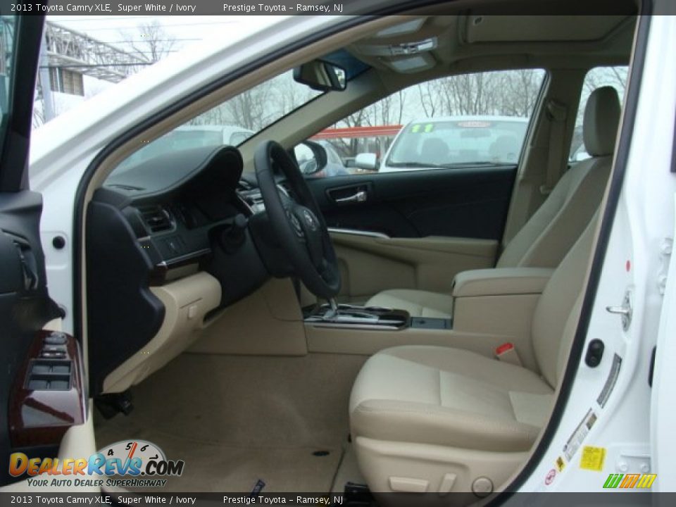 2013 Toyota Camry XLE Super White / Ivory Photo #7