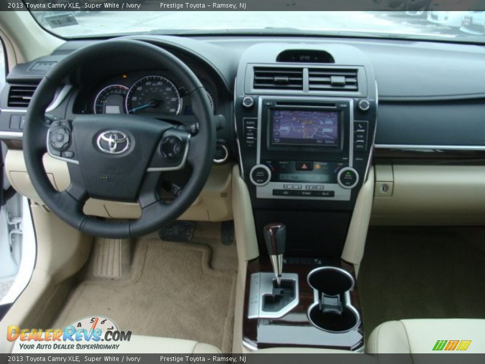 2013 Toyota Camry XLE Super White / Ivory Photo #9