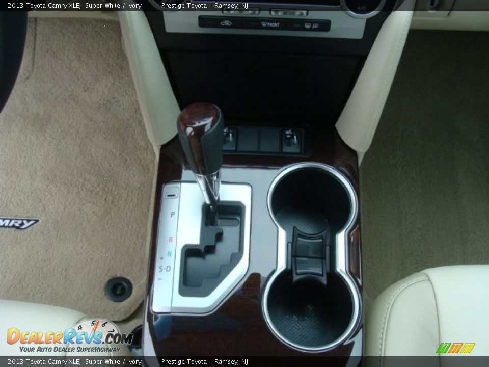 2013 Toyota Camry XLE Super White / Ivory Photo #12