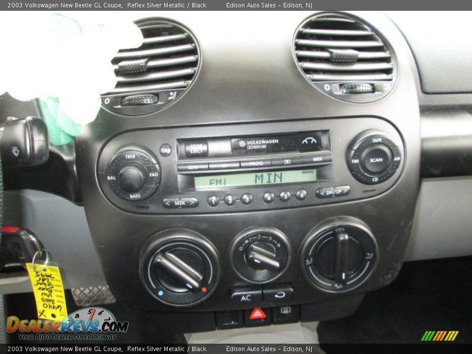 2003 Volkswagen New Beetle GL Coupe Reflex Silver Metallic / Black Photo #19