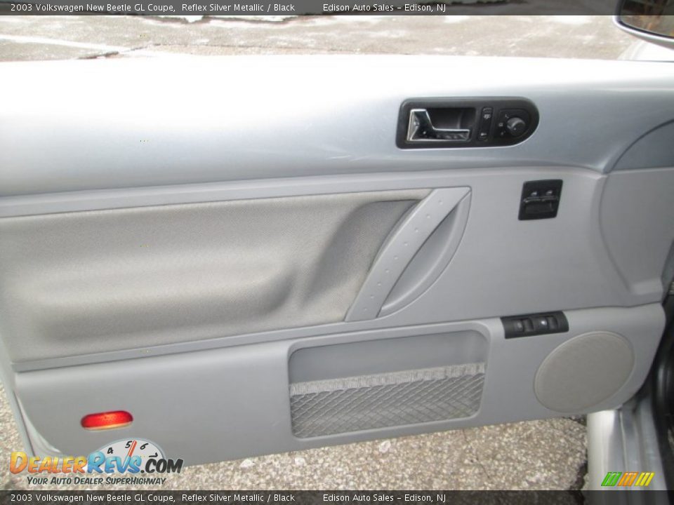 2003 Volkswagen New Beetle GL Coupe Reflex Silver Metallic / Black Photo #25