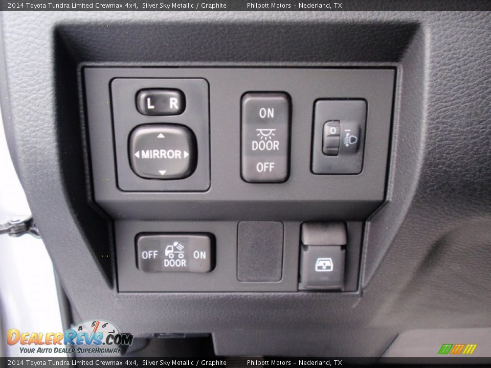 2014 Toyota Tundra Limited Crewmax 4x4 Silver Sky Metallic / Graphite Photo #35