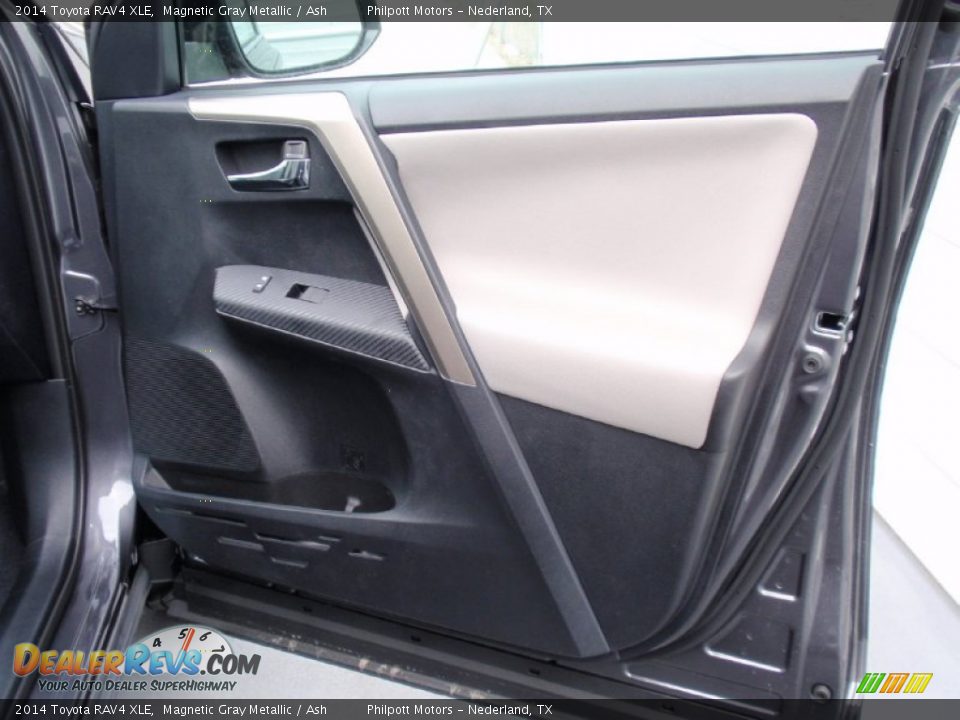 2014 Toyota RAV4 XLE Magnetic Gray Metallic / Ash Photo #17