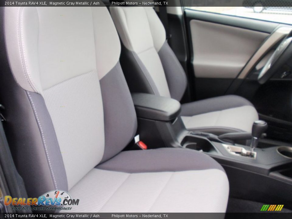 2014 Toyota RAV4 XLE Magnetic Gray Metallic / Ash Photo #19