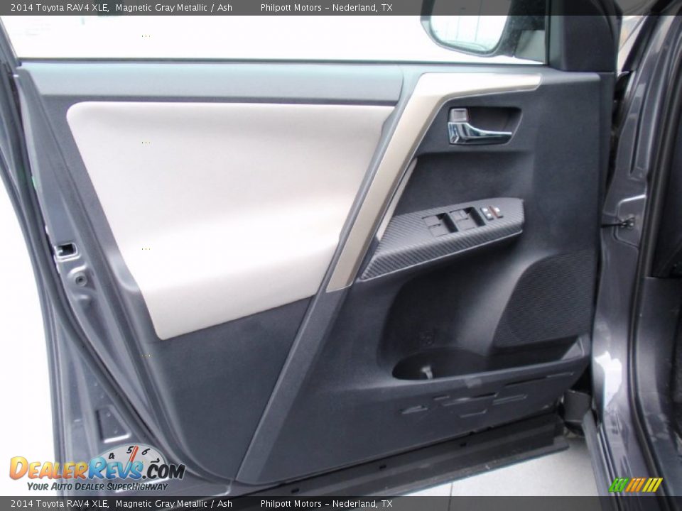 2014 Toyota RAV4 XLE Magnetic Gray Metallic / Ash Photo #24