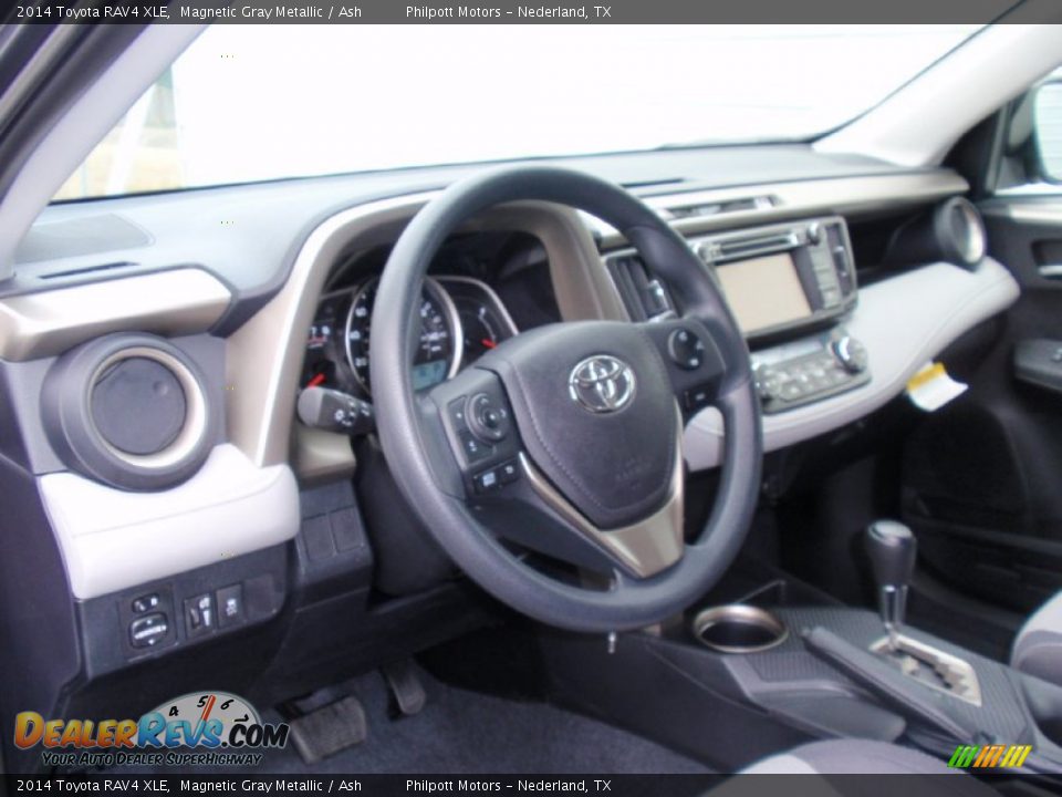 2014 Toyota RAV4 XLE Magnetic Gray Metallic / Ash Photo #26