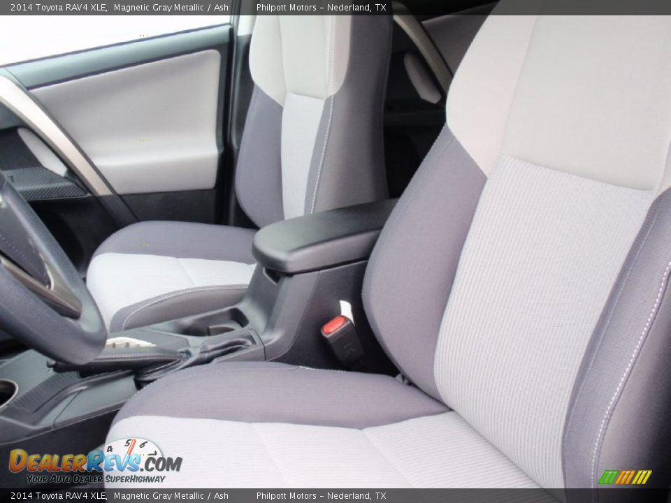 2014 Toyota RAV4 XLE Magnetic Gray Metallic / Ash Photo #27