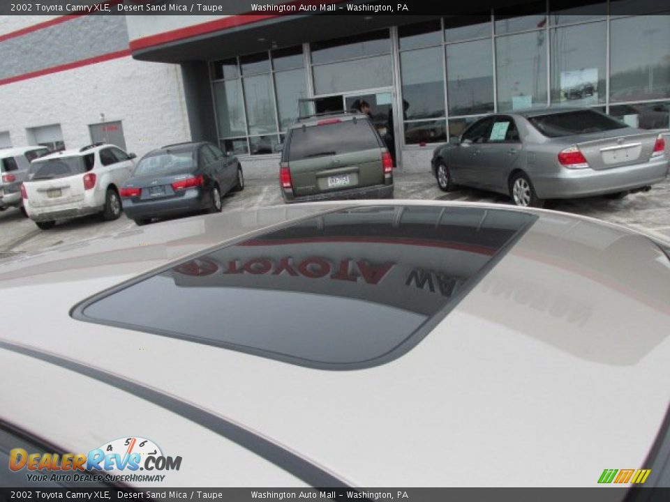 2002 Toyota Camry XLE Desert Sand Mica / Taupe Photo #3