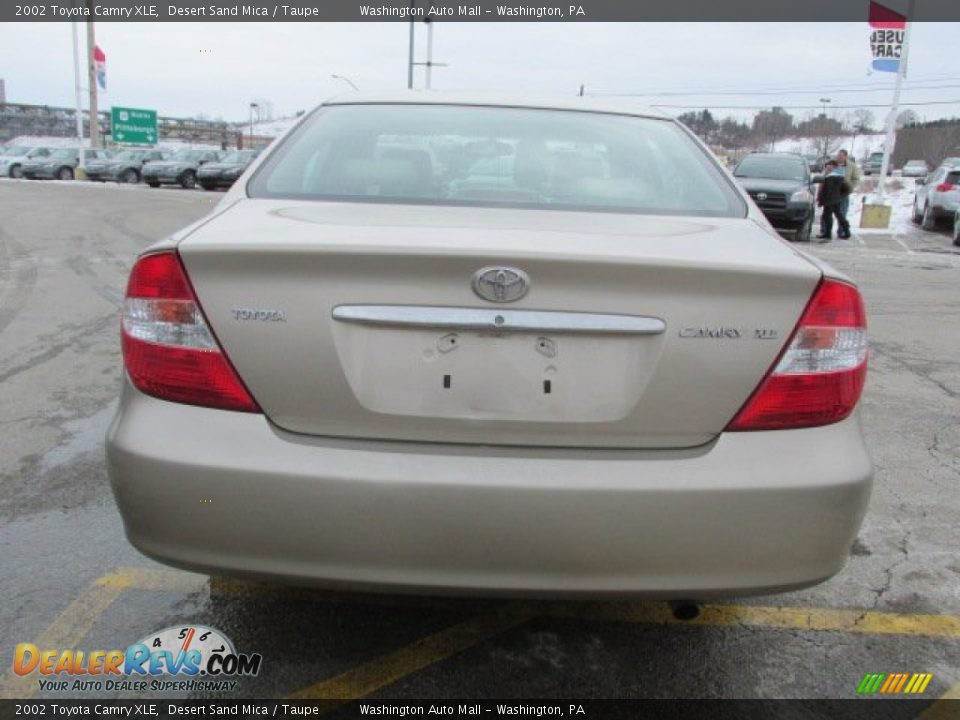 2002 Toyota Camry XLE Desert Sand Mica / Taupe Photo #8