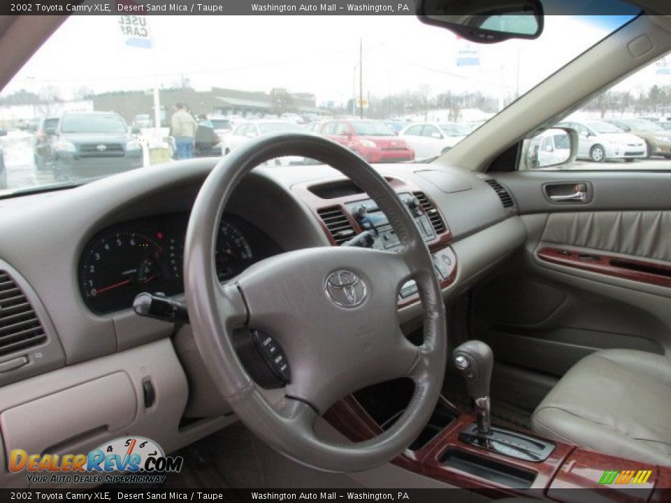 2002 Toyota Camry XLE Desert Sand Mica / Taupe Photo #10