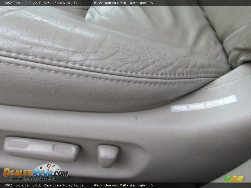 2002 Toyota Camry XLE Desert Sand Mica / Taupe Photo #12
