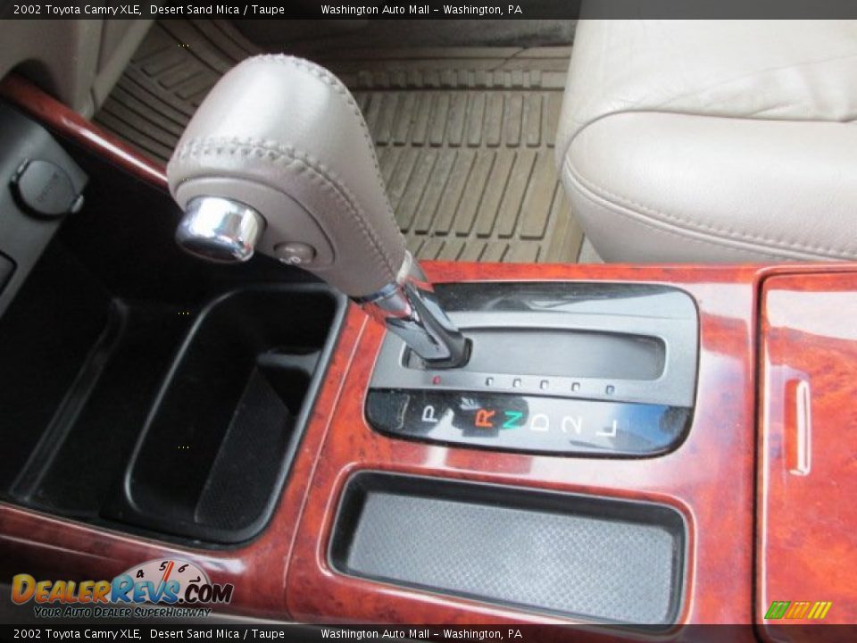 2002 Toyota Camry XLE Desert Sand Mica / Taupe Photo #14