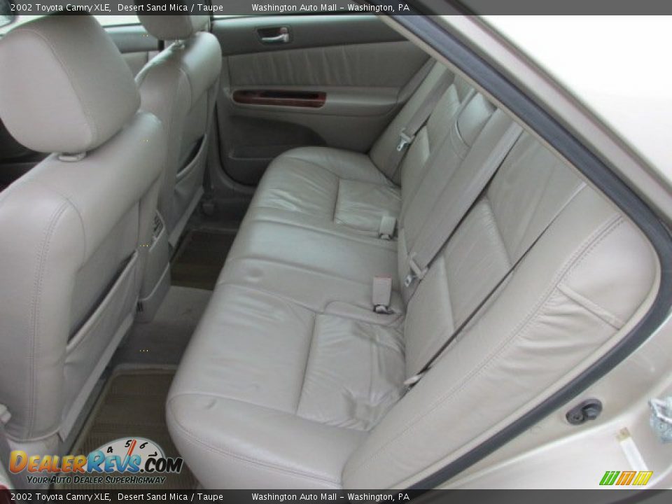 2002 Toyota Camry XLE Desert Sand Mica / Taupe Photo #17