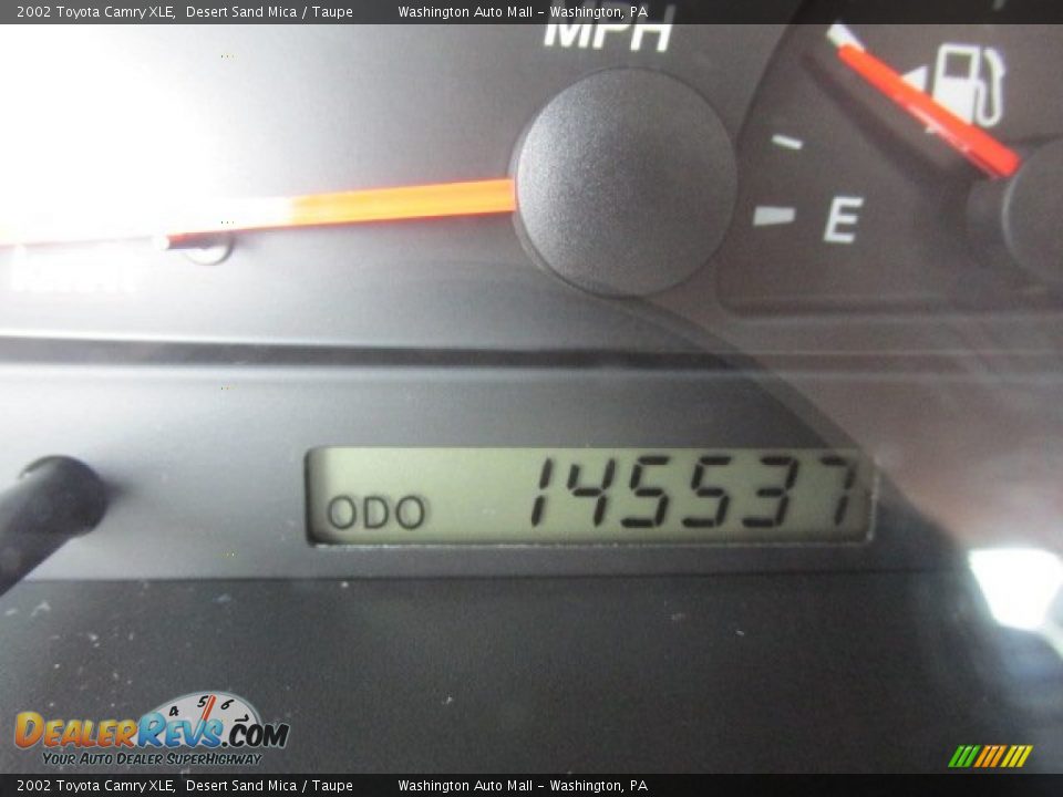 2002 Toyota Camry XLE Desert Sand Mica / Taupe Photo #20
