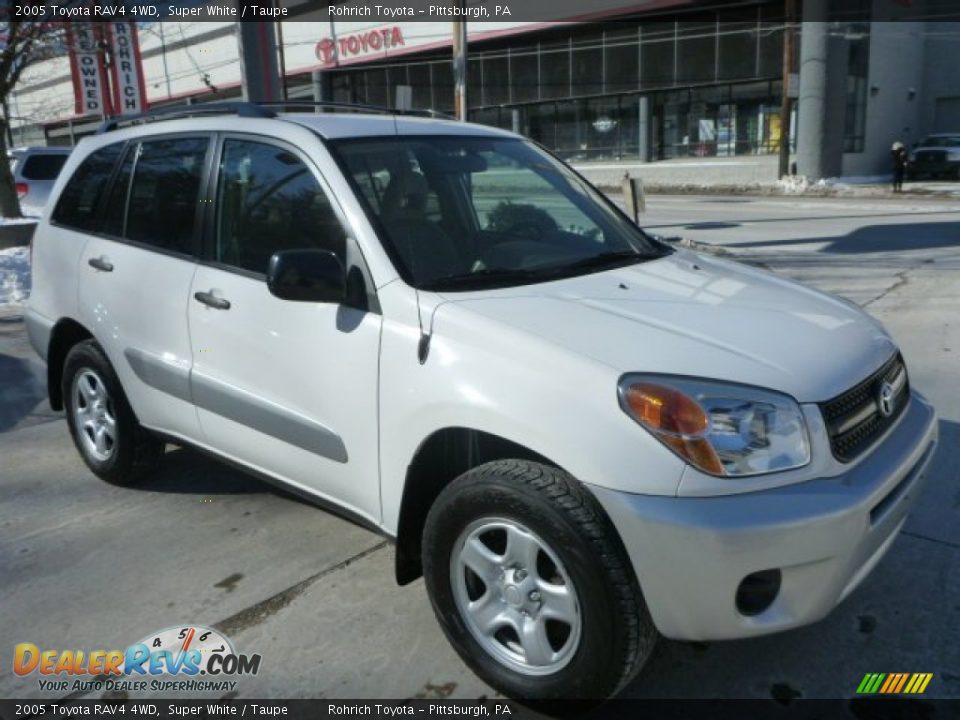 2005 Toyota RAV4 4WD Super White / Taupe Photo #1