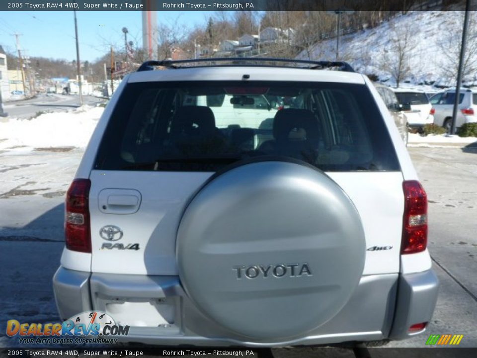 2005 Toyota RAV4 4WD Super White / Taupe Photo #15