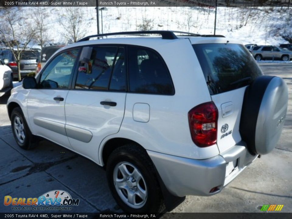 2005 Toyota RAV4 4WD Super White / Taupe Photo #16