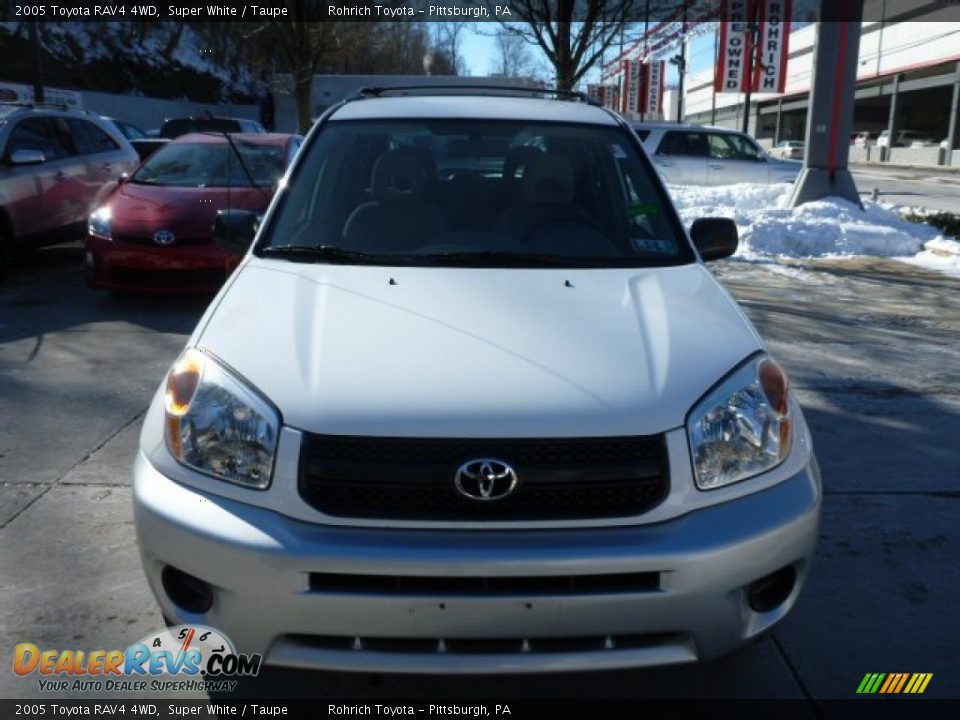 2005 Toyota RAV4 4WD Super White / Taupe Photo #17
