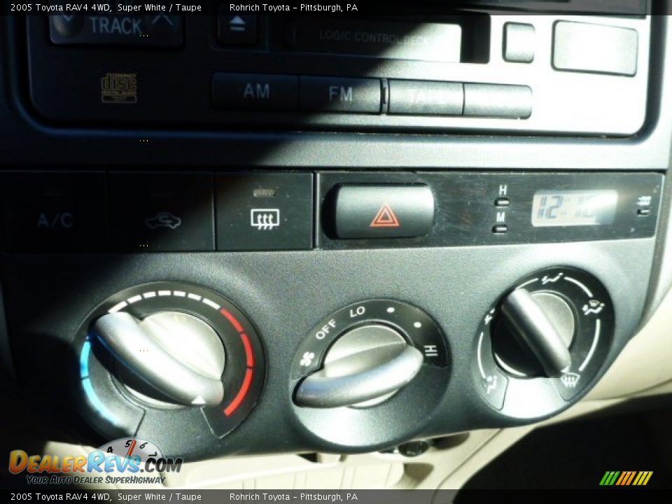 2005 Toyota RAV4 4WD Super White / Taupe Photo #22