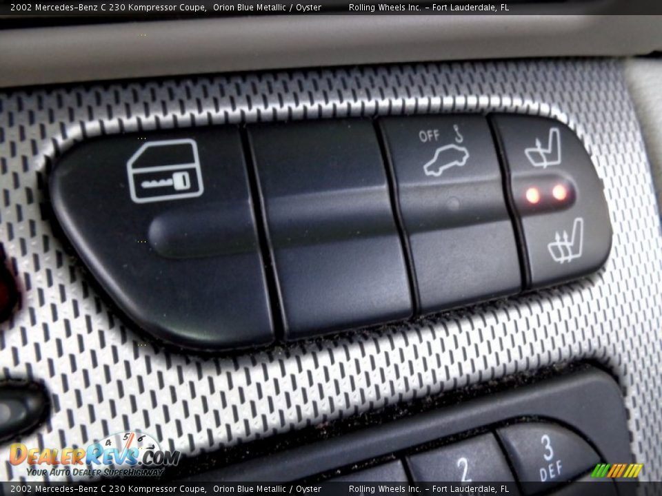 Controls of 2002 Mercedes-Benz C 230 Kompressor Coupe Photo #19