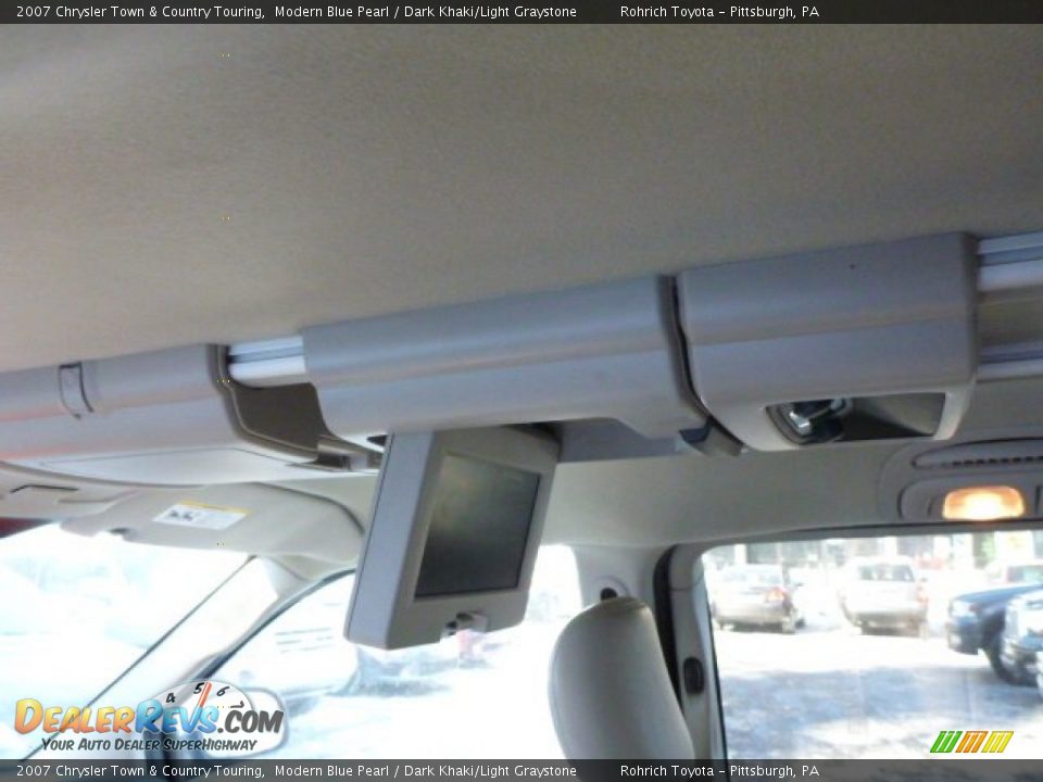 2007 Chrysler Town & Country Touring Modern Blue Pearl / Dark Khaki/Light Graystone Photo #7